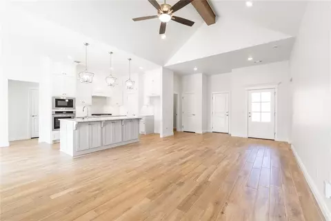 10312 SW 55th Ter, Mustang, OK 73064
