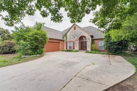 2400 Stonebridge Dr, Norman, OK 73071