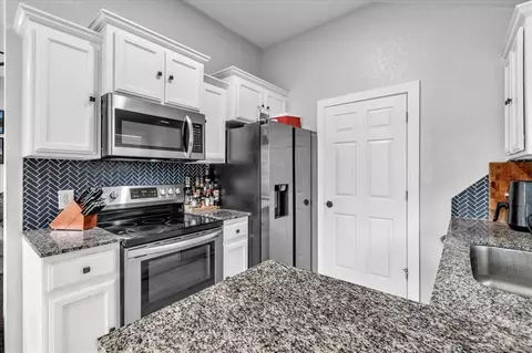 504 Apache Gate Dr, Yukon, OK 73099 photo 10