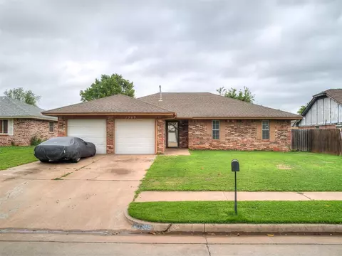1509 NE 2nd St, Moore, OK 73160