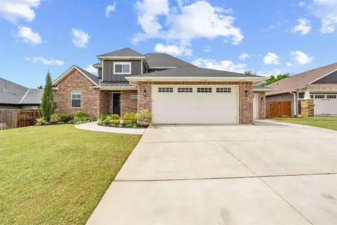 4525 Deerfield Dr, Edmond, OK 73034