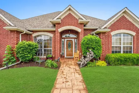 116 Mission Hills Dr, Guthrie, OK 73044