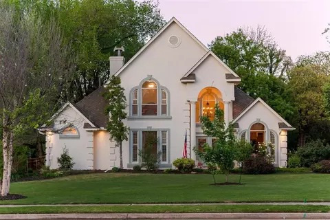 2548 Hunt Club Ct, Edmond, OK 73034