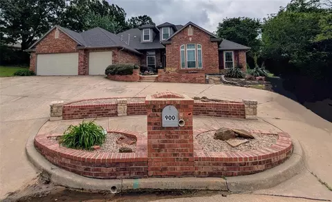 900 Walnut Pl, Norman, OK 73072 photo 1