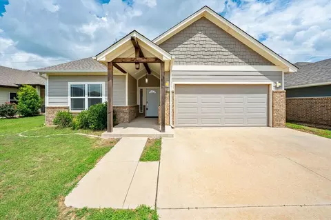 9116 Arman Dr, Yukon, OK 73099