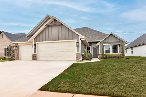 3333 Slate River Dr, Yukon, OK 73099