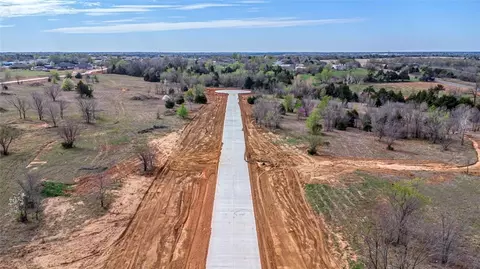 2001 Cattle Dr, Guthrie, OK 73044 photo 2