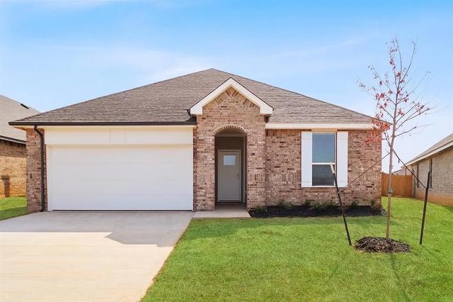 10232 NW 28th St, Yukon, OK 73099