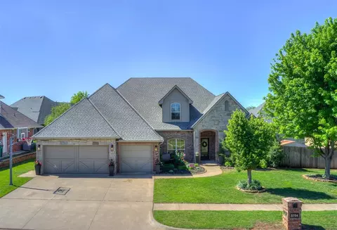 5704 NW 162nd St, Edmond, OK 73013