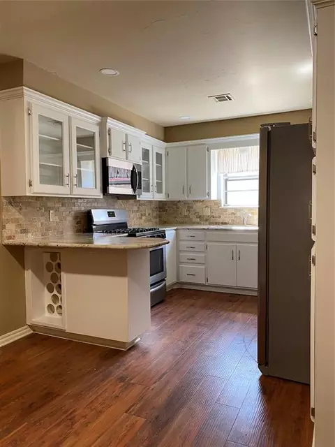 1708 Tyler St, Altus, OK 73521 photo 2