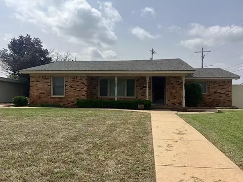 100 Cameron Dr, Altus, OK 73521 photo 1