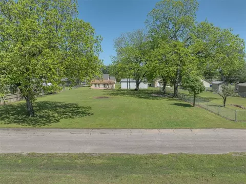 605 N Wineblood St, Checotah, OK 74426