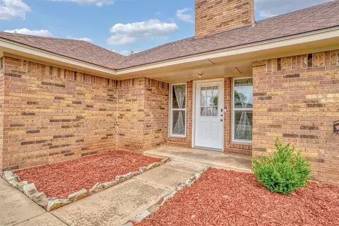 704 Canterbury Blvd, Altus, OK 73521 photo 4