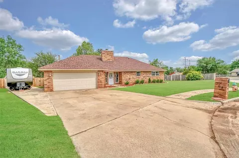704 Canterbury Blvd, Altus, OK 73521 photo 2