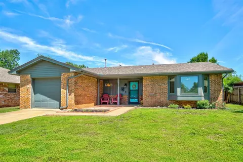 3208 Meadow Ln, Edmond, OK 73013