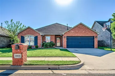 2214 Appalachian Trl, Edmond, OK 73003