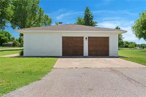 5606 E Tyler Dr, Tuttle, OK 73089 photo 4