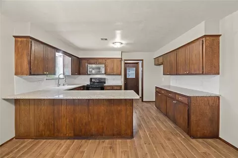 5606 E Tyler Dr, Tuttle, OK 73089 photo 10