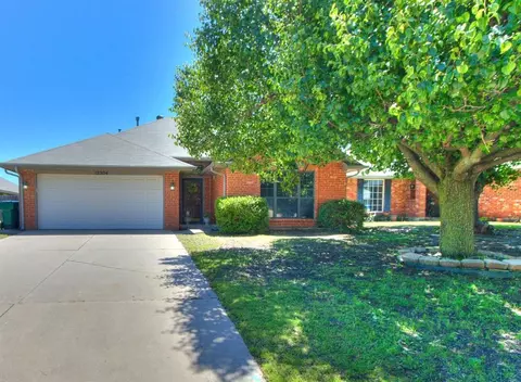 12304 SW 11th St, Yukon, OK 73099