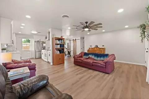 3500 S Pine St, Guthrie, OK 73044 photo 6