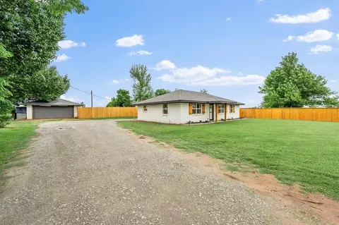 3500 S Pine St, Guthrie, OK 73044 photo 2