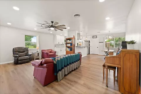 3500 S Pine St, Guthrie, OK 73044 photo 8