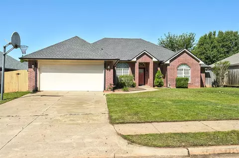 817 Adams Trl, Edmond, OK 73003