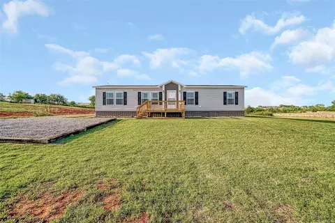 10284 N 2128, Foss, OK 73647