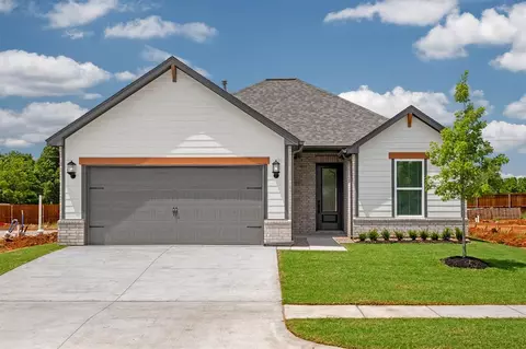 11937 SW 30th St, Yukon, OK 73099