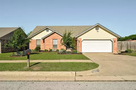 1613 Magnolia Ln, Edmond, OK 73013