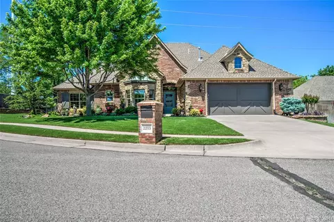 2209 Outabounds Way, Edmond, OK 73034