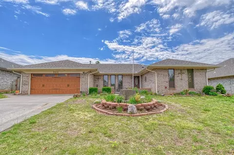 204 Sequoia Park Dr, Yukon, OK 73099