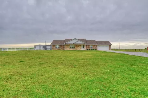 34701 E County Road 1610, Pauls Valley, OK 73075