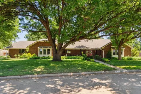 9816 Lakeshore Dr, Oklahoma City, OK 73120