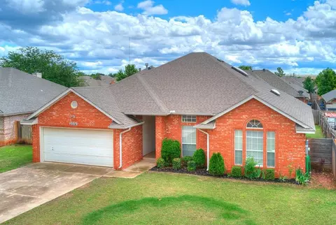 2004 Sagewood Dr, Edmond, OK 73013