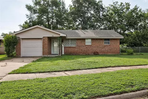 700 Redwood Dr, Noble, OK 73068