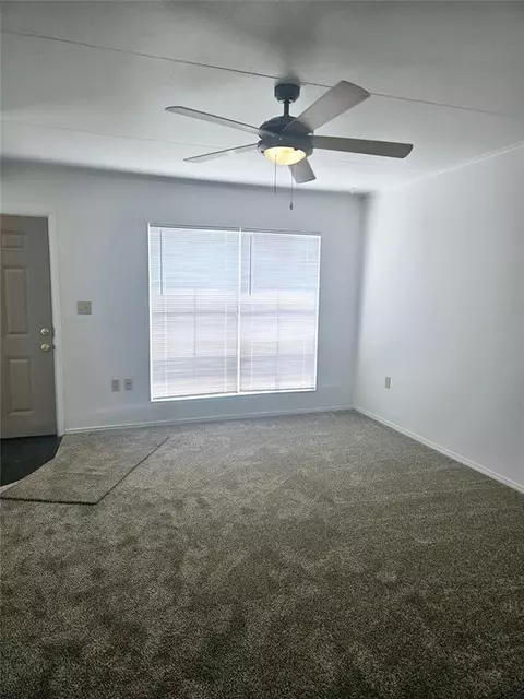 613 Mars St, Altus, OK 73521 photo 4