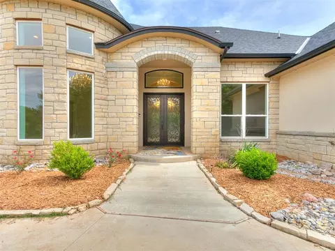 6209 Lakewood Ridge Rd, Edmond, OK 73013