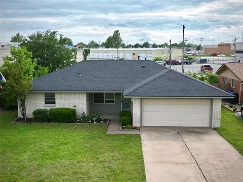 2222 Crestmont St, Norman, OK 73069