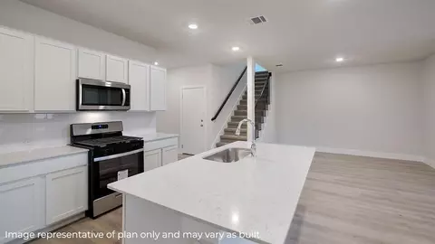Kitchen - 5413 Windstone Dr, Norman, OK 73072 photo 2 of 4