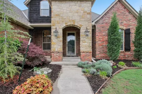 2002 Ithaca Dr, Norman, OK 73071 photo 2