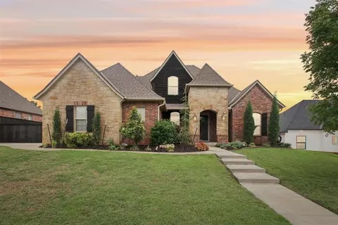 2002 Ithaca Dr, Norman, OK 73071