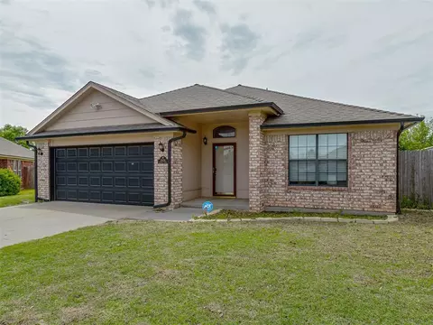 10636 NW 35th St, Yukon, OK 73099