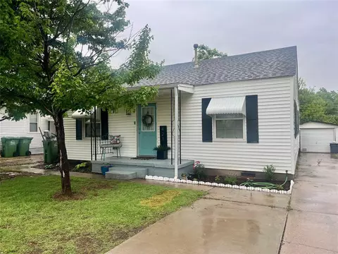 421 S 9th St, Yukon, OK 73099