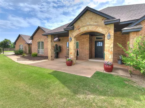 651 Shirley Ln NE, Piedmont, OK 73078