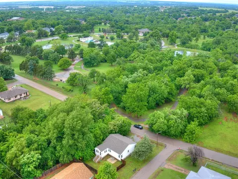 1223 E Warner Ave, Guthrie, OK 73044 photo 3