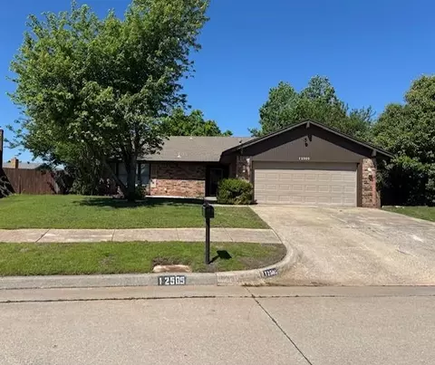 12505 Hickory Hollow Dr, Oklahoma City, OK 73142
