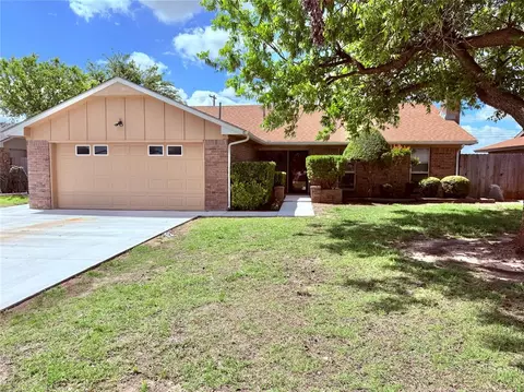 2308 Galaxy Dr, Altus, OK 73521