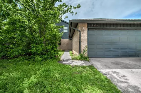 7303 Kings Manor Ct, Oklahoma City, OK 73132
