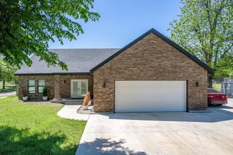 502 W Pine St, Tuttle, OK 73089 photo 1